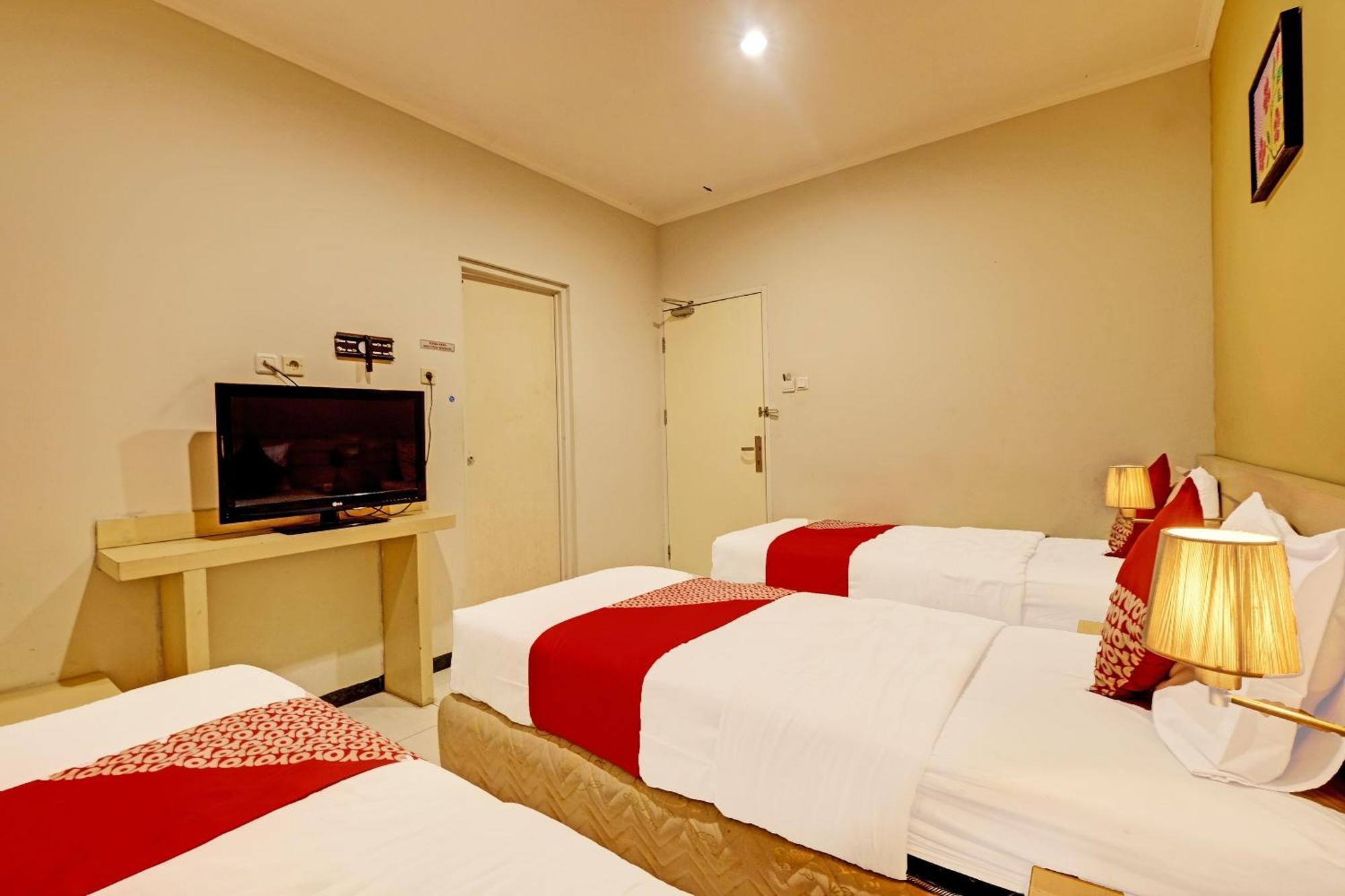 Sky Guesthouse Semarang Exterior foto