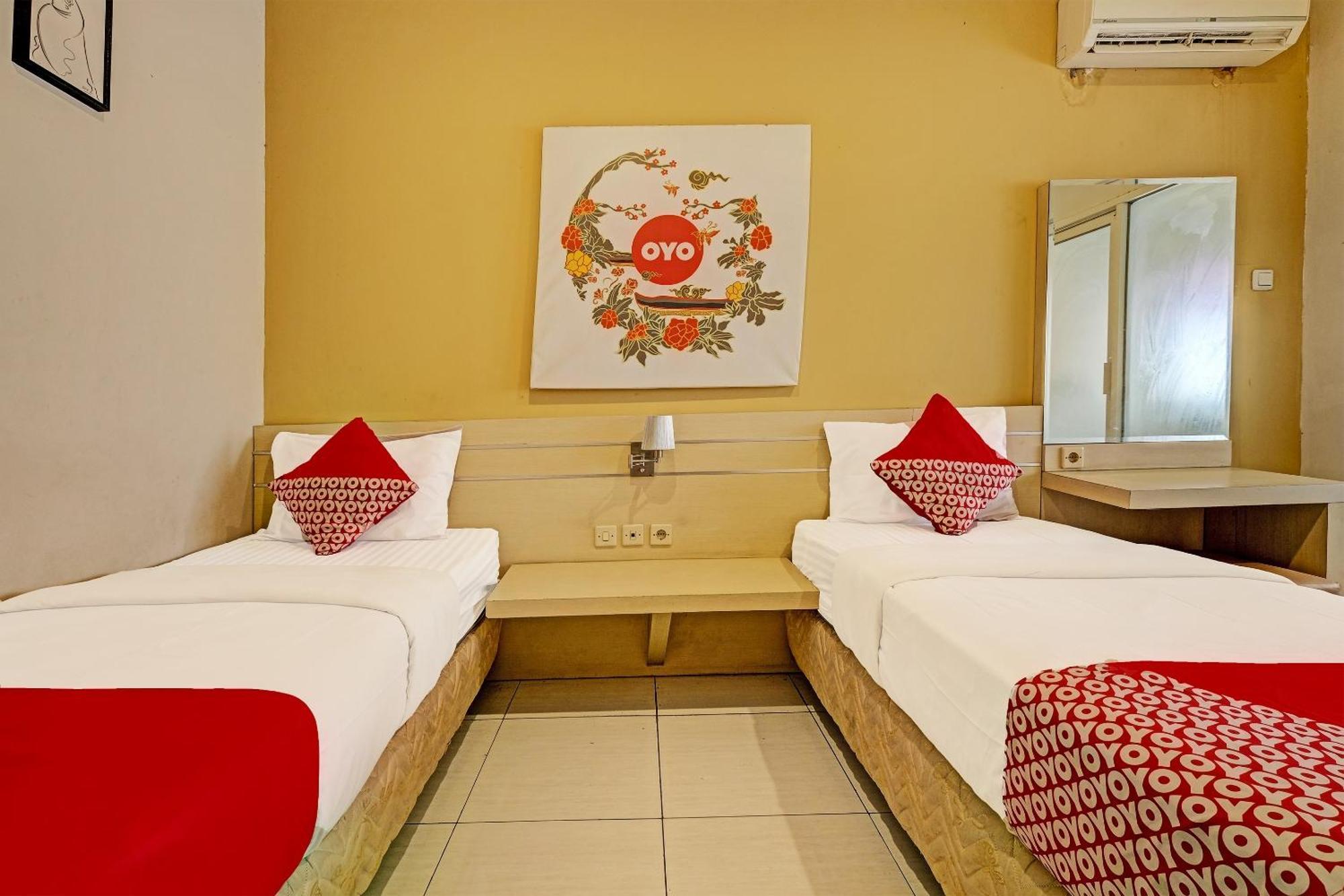 Sky Guesthouse Semarang Exterior foto