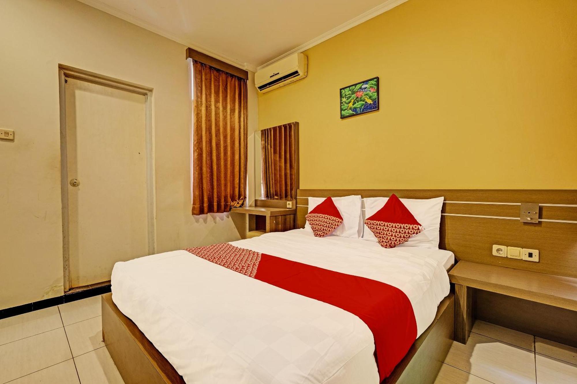 Sky Guesthouse Semarang Exterior foto