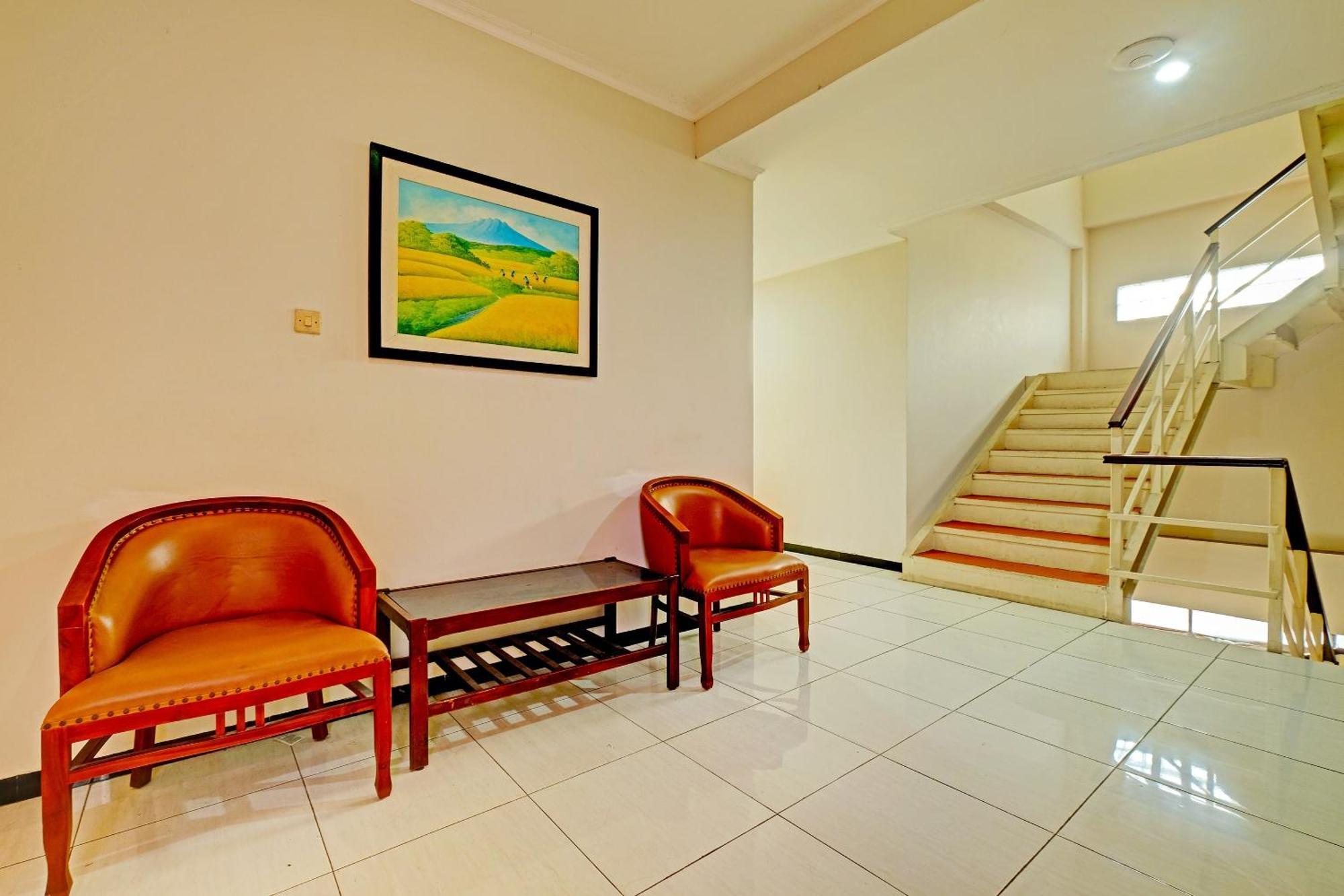 Sky Guesthouse Semarang Exterior foto
